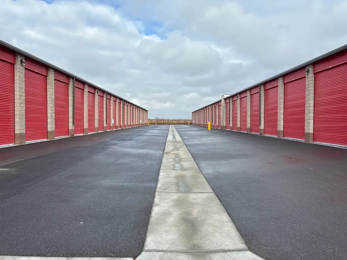 SRL Enclosed RV Parking